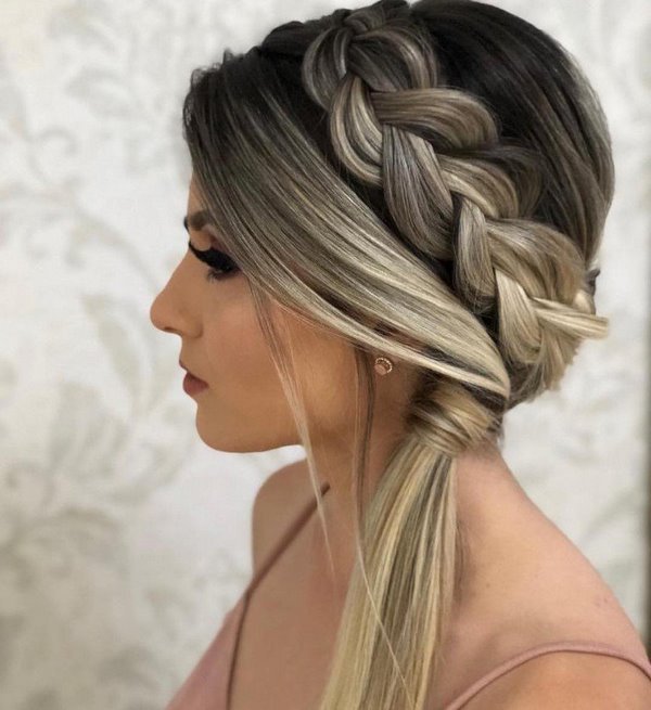 Вдохновляющие прически на вечер: последние тенденции и тренды 2026