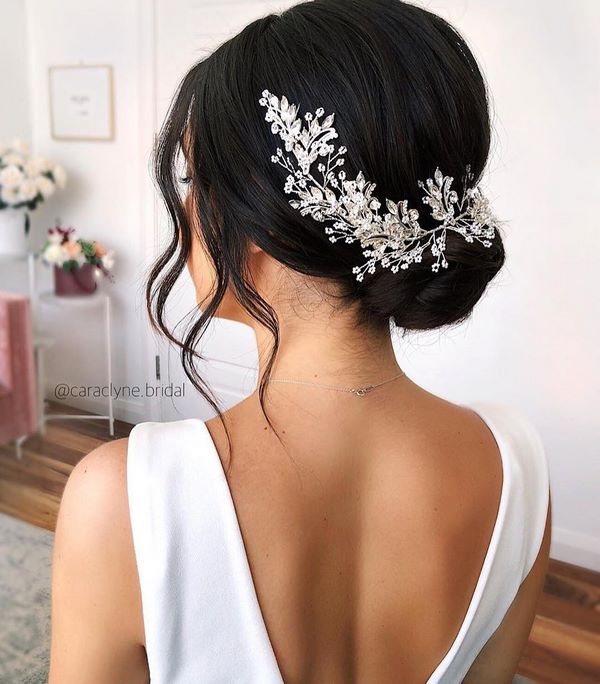 Вдохновляющие прически на вечер: последние тенденции и тренды 2026