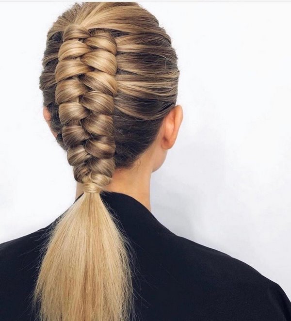 Вдохновляющие прически на вечер: последние тенденции и тренды 2026