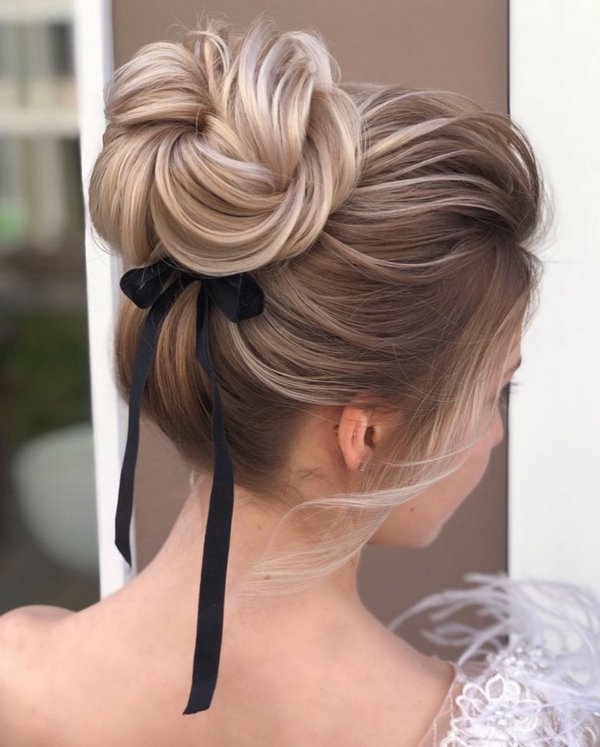 Вдохновляющие прически на вечер: последние тенденции и тренды 2026