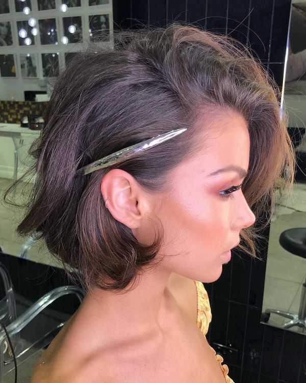 Вдохновляющие прически на вечер: последние тенденции и тренды 2026