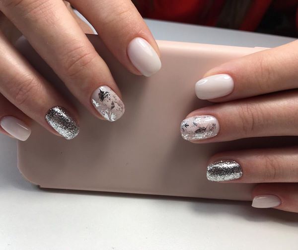 Чарующий маникюр с фольгой 2026 – модные новинки и стили