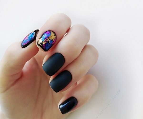 Чарующий маникюр с фольгой 2026 – модные новинки и стили