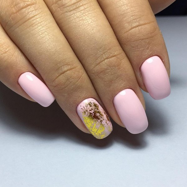 Чарующий маникюр с фольгой 2026 – модные новинки и стили