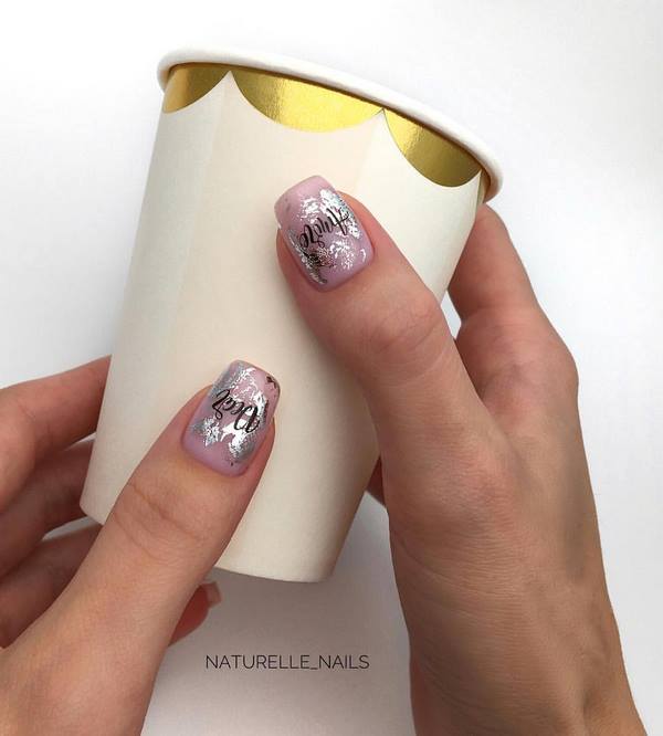 Чарующий маникюр с фольгой 2026 – модные новинки и стили