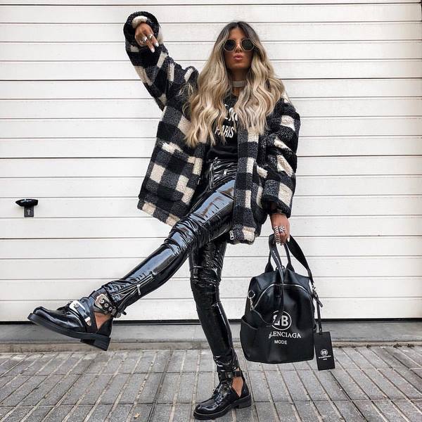 Лучшие образы с кожаными брюками 2026 – стильные фасоны