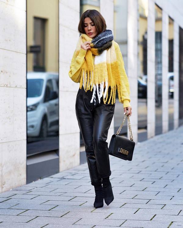 Лучшие образы с кожаными брюками 2026 – стильные фасоны