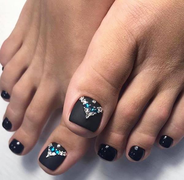 Новинки педикюра зима 2026-2027 – тренды, фото