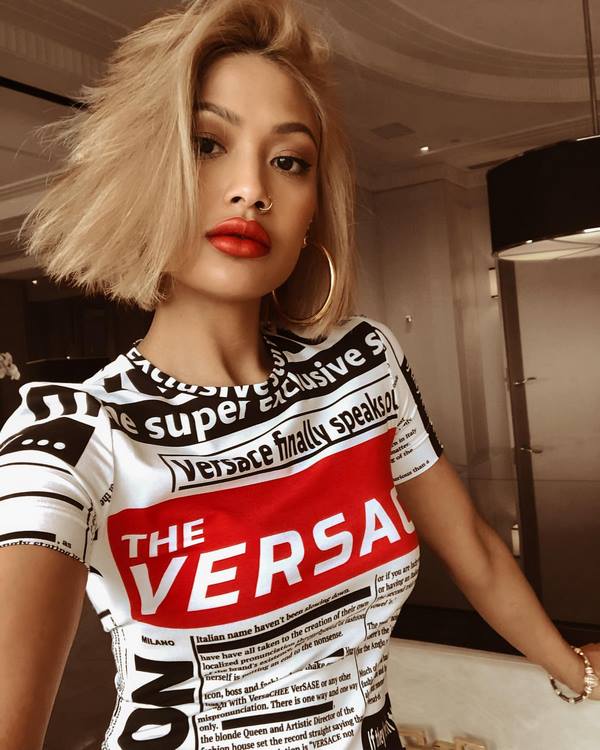 Новинки футболок, маечек и топов 2026 – лучшие стили и сеты