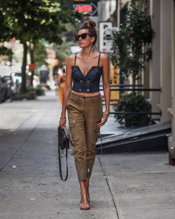 Новинки футболок, маечек и топов 2026 – лучшие стили и сеты