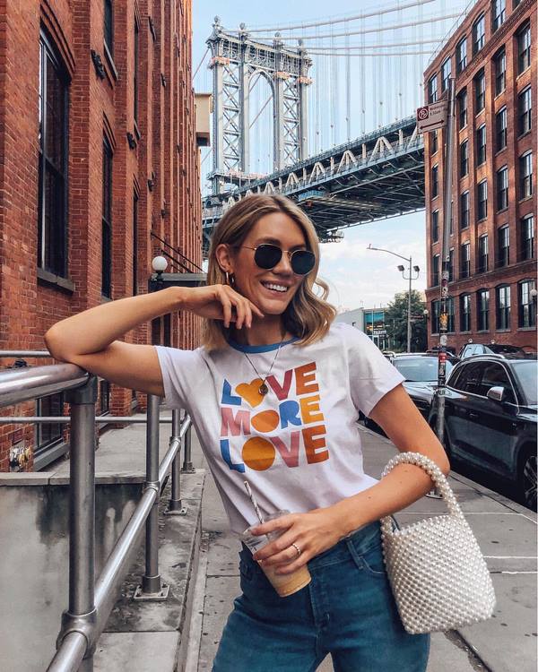 Новинки футболок, маечек и топов 2026 – лучшие стили и сеты