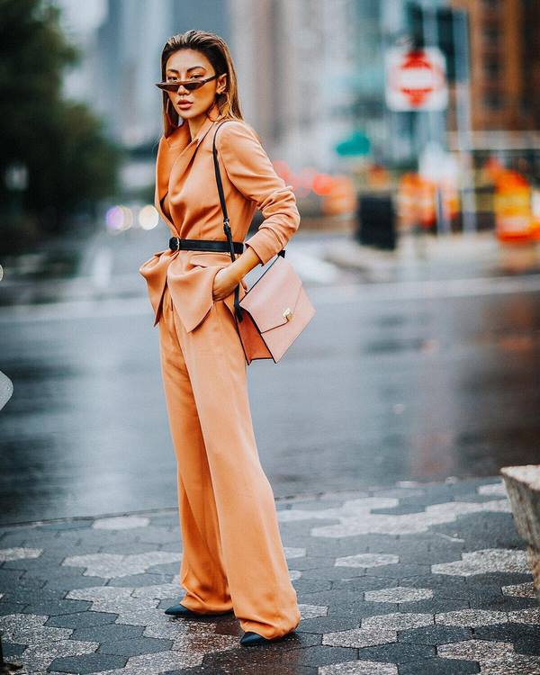 Эффектные луки с женским костюмом весна-лето 2026 – новые идеи образов весна-лето