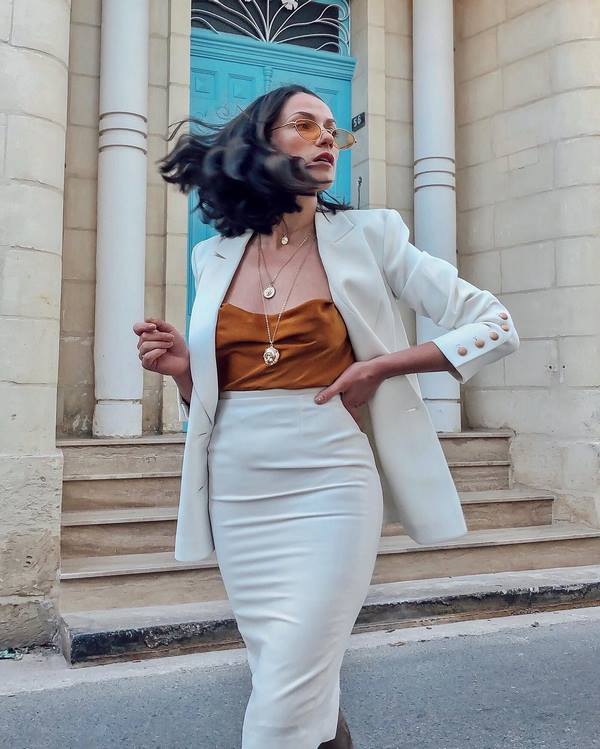 Эффектные луки с женским костюмом весна-лето 2026 – новые идеи образов весна-лето