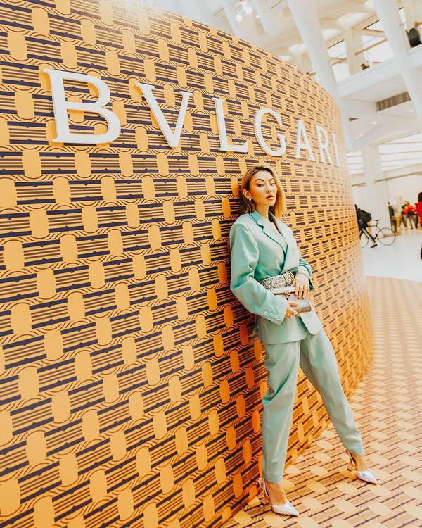 Эффектные луки с женским костюмом весна-лето 2026 – новые идеи образов весна-лето