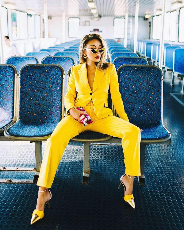 Эффектные луки с женским костюмом весна-лето 2026 – новые идеи образов весна-лето