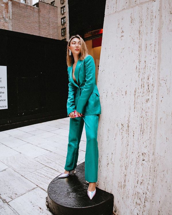 Эффектные луки с женским костюмом весна-лето 2026 – новые идеи образов весна-лето