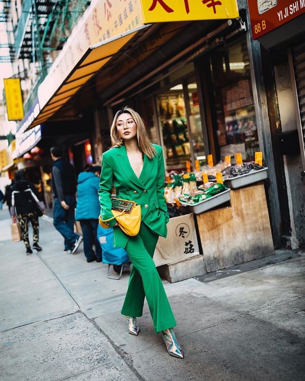 Эффектные луки с женским костюмом весна-лето 2026 – новые идеи образов весна-лето