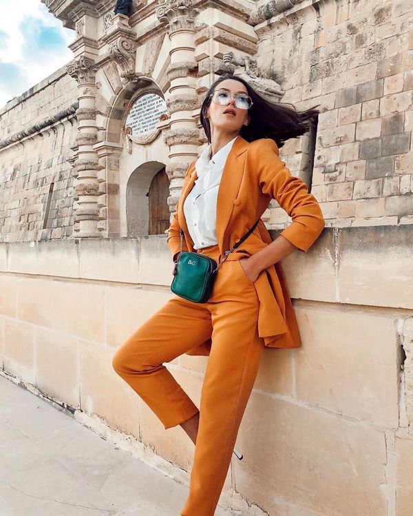 Эффектные луки с женским костюмом весна-лето 2026 – новые идеи образов весна-лето