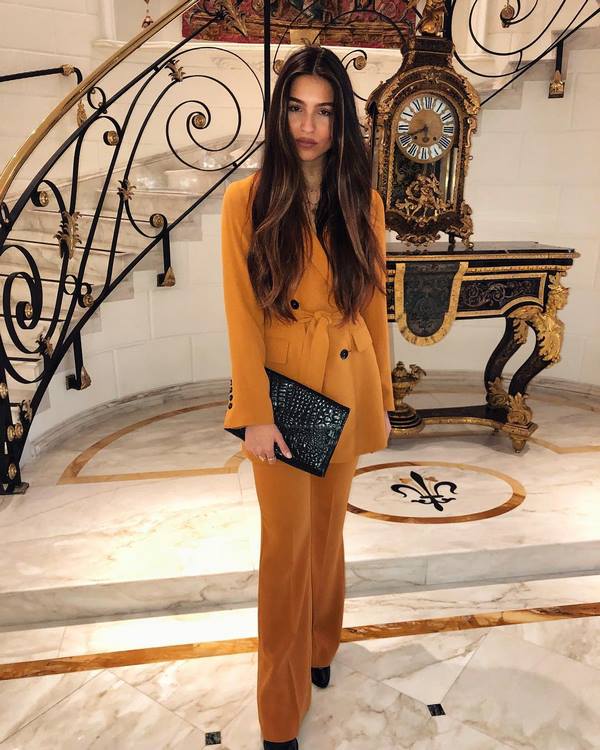 Эффектные луки с женским костюмом весна-лето 2026 – новые идеи образов весна-лето