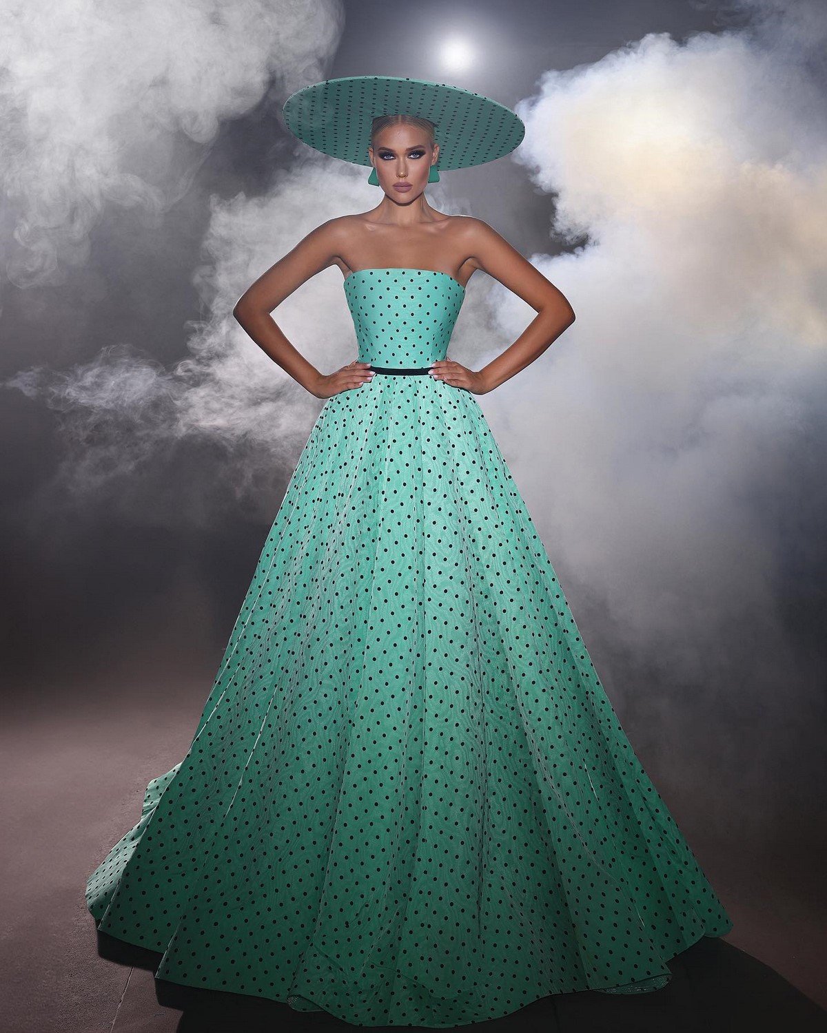 Модное выпускное платье 2026: идеи образов на выпускной