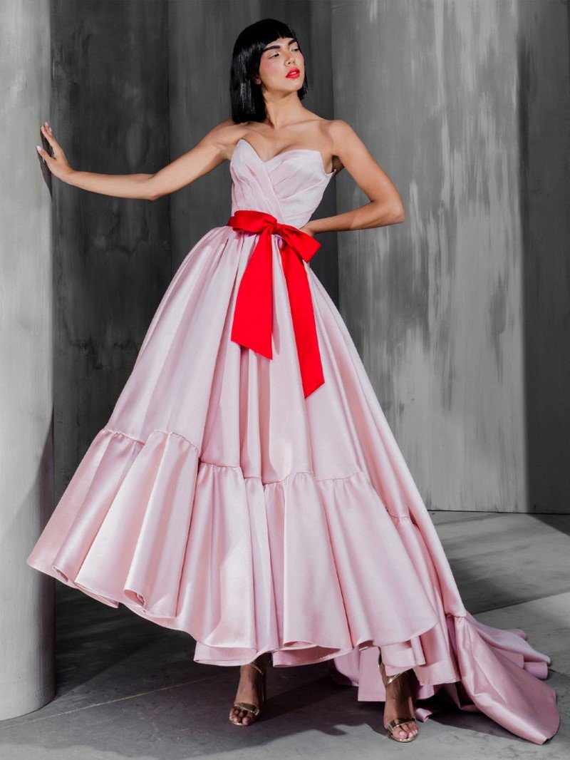 Модное выпускное платье 2026: идеи образов на выпускной