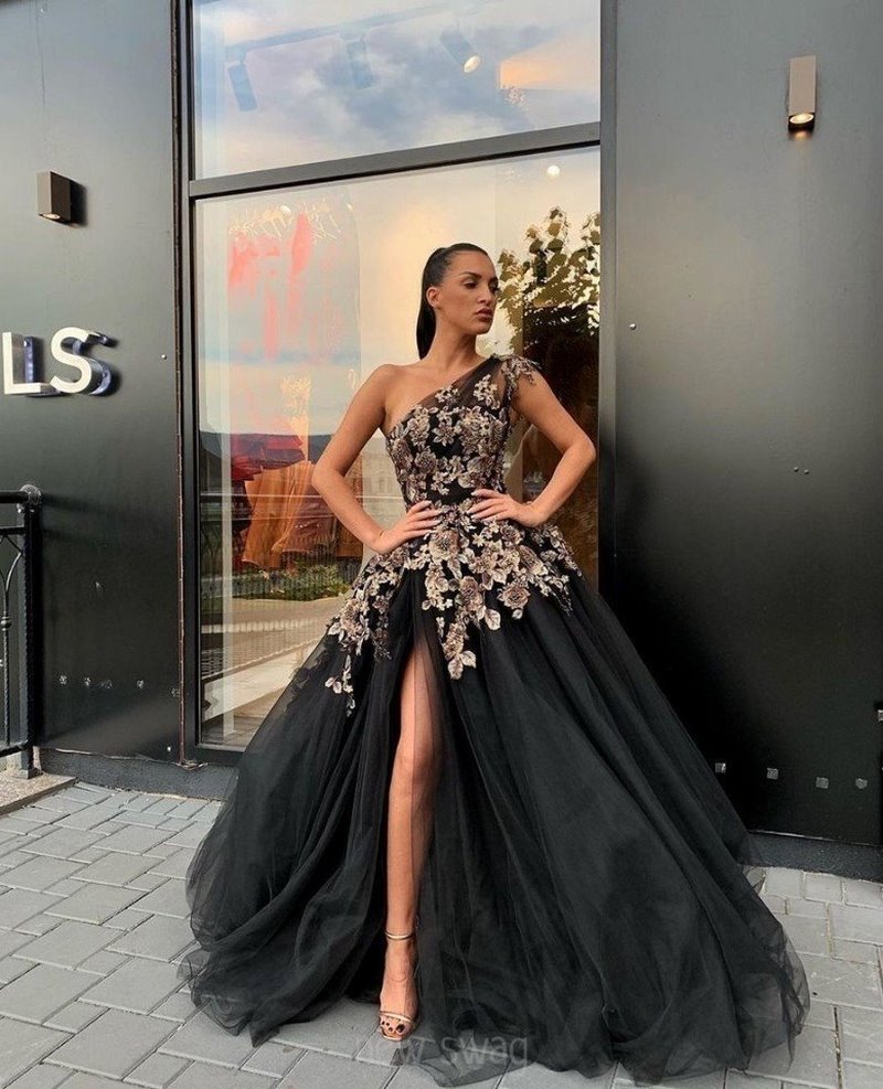 Модное выпускное платье 2026: идеи образов на выпускной