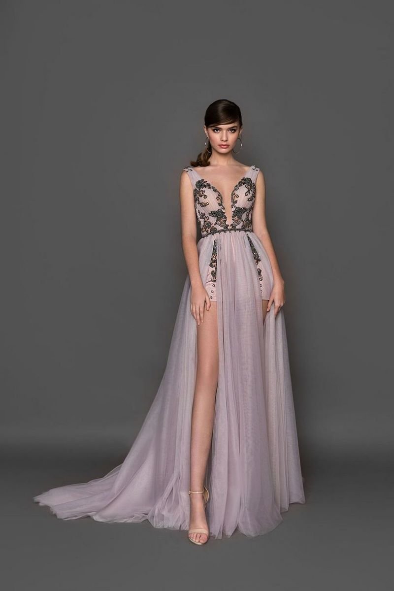 Модное выпускное платье 2026: идеи образов на выпускной