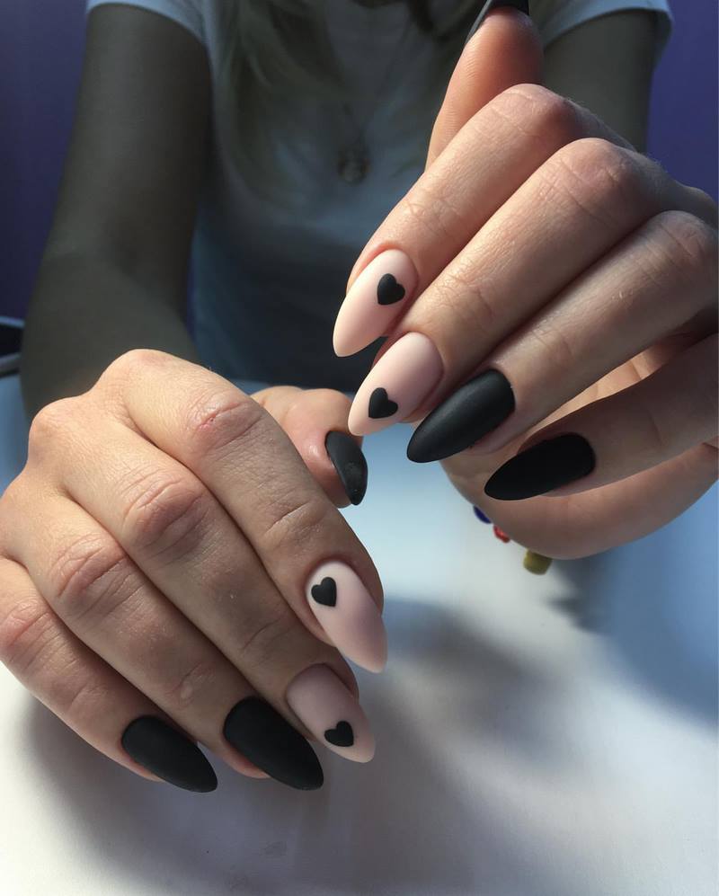 Идеи маникюра на День святого Валентина 2026: красивые фото-новинки