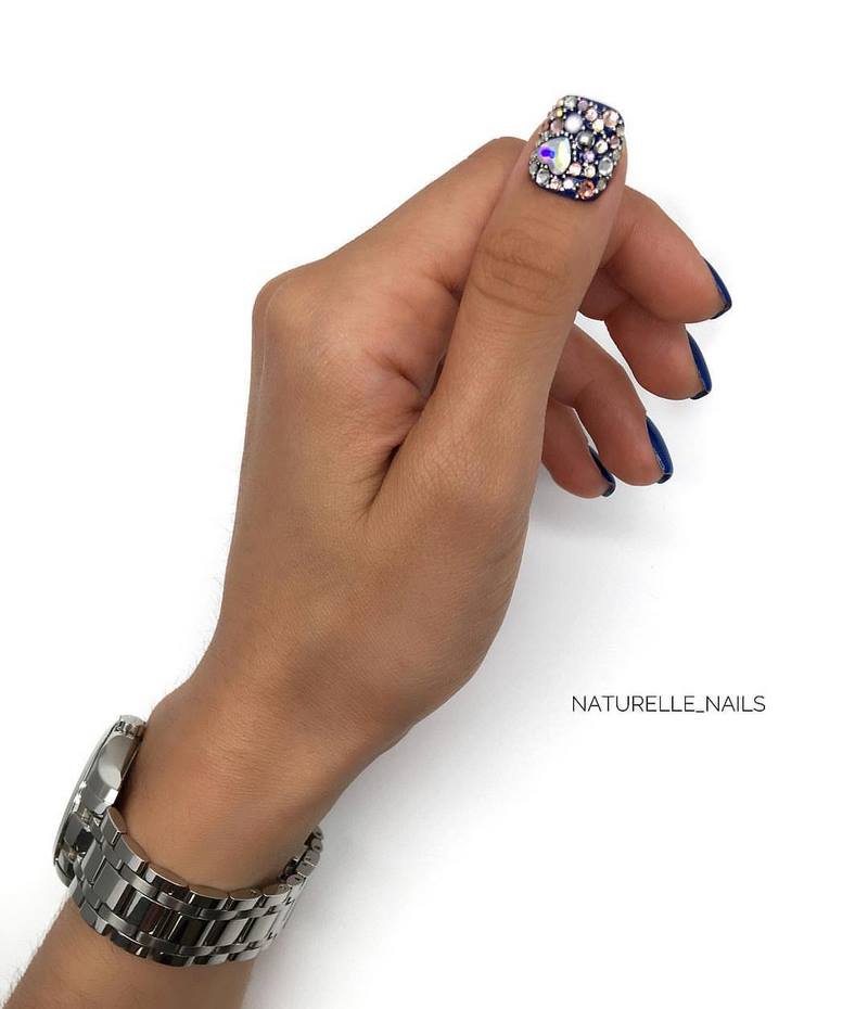 Идеи маникюра на День святого Валентина 2026: красивые фото-новинки