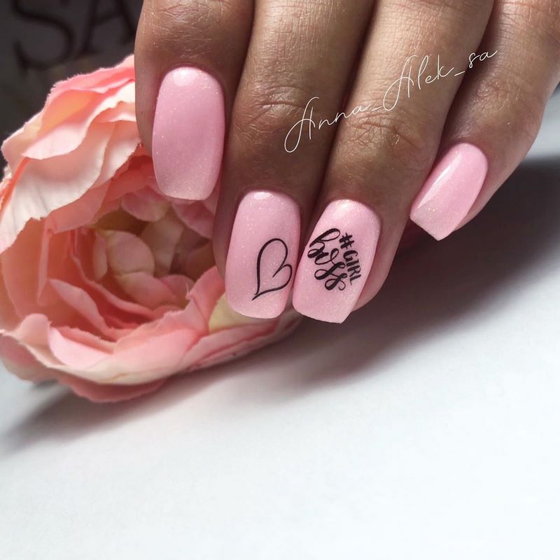 Идеи маникюра на День святого Валентина 2026: красивые фото-новинки