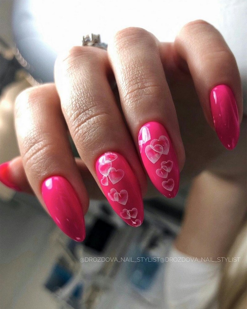 Идеи маникюра на День святого Валентина 2026: красивые фото-новинки