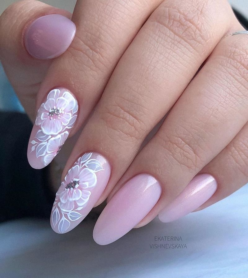 Модный выпускной маникюр 2026: тренды и новинки