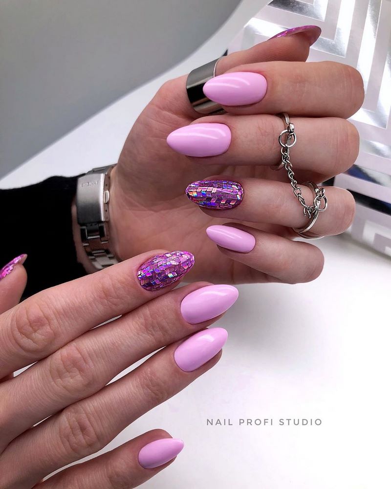 Модный выпускной маникюр 2026: тренды и новинки