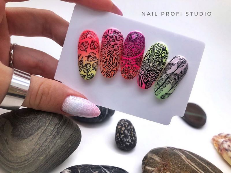 Модный выпускной маникюр 2026: тренды и новинки