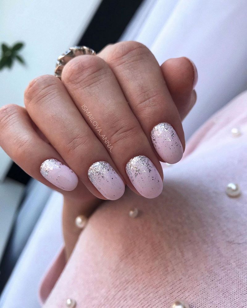 Модный выпускной маникюр 2026: тренды и новинки