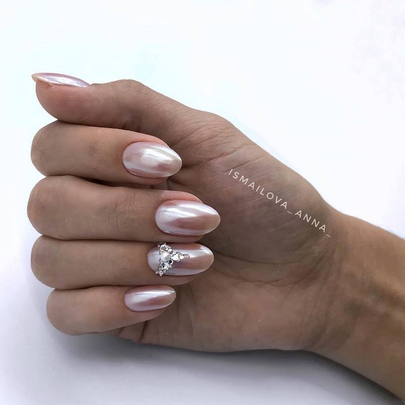 Модный выпускной маникюр 2026: тренды и новинки