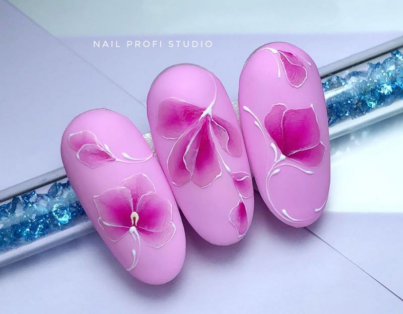 Модный выпускной маникюр 2026: тренды и новинки