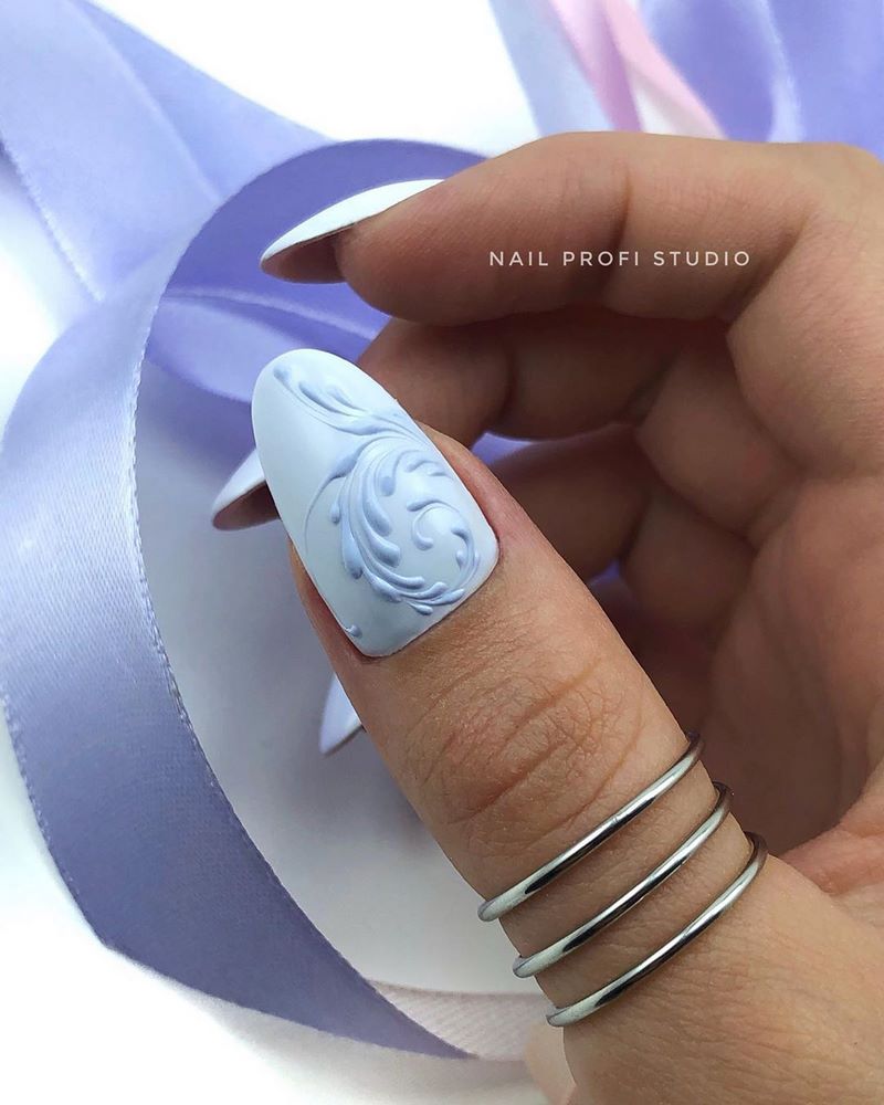 Модный выпускной маникюр 2026: тренды и новинки