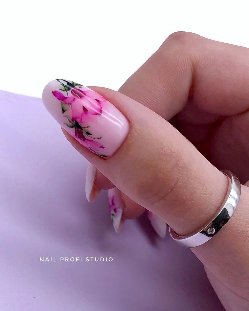 Модный выпускной маникюр 2026: тренды и новинки