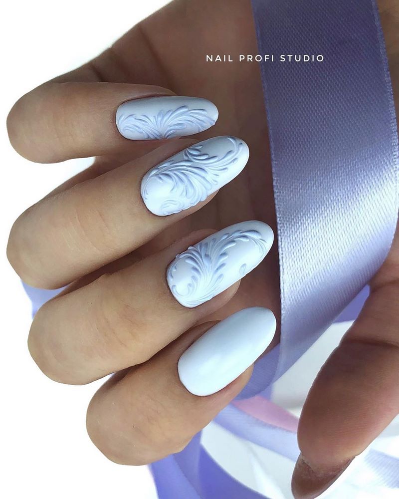 Модный выпускной маникюр 2026: тренды и новинки