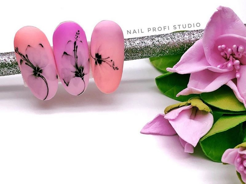 Модный выпускной маникюр 2026: тренды и новинки