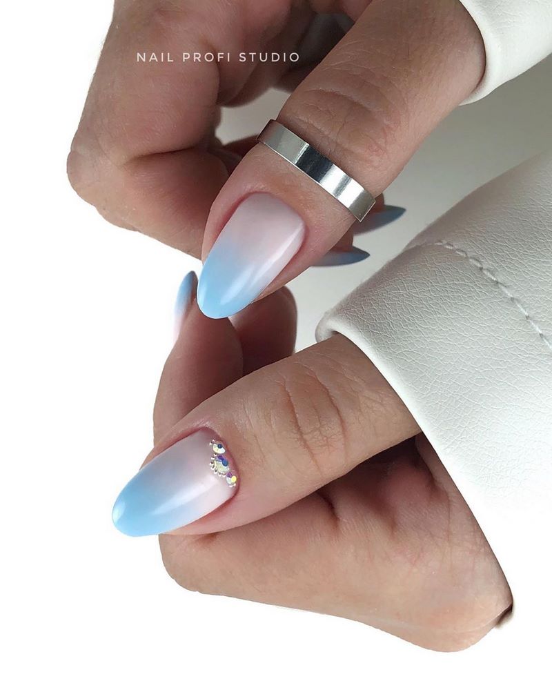 Модный выпускной маникюр 2026: тренды и новинки