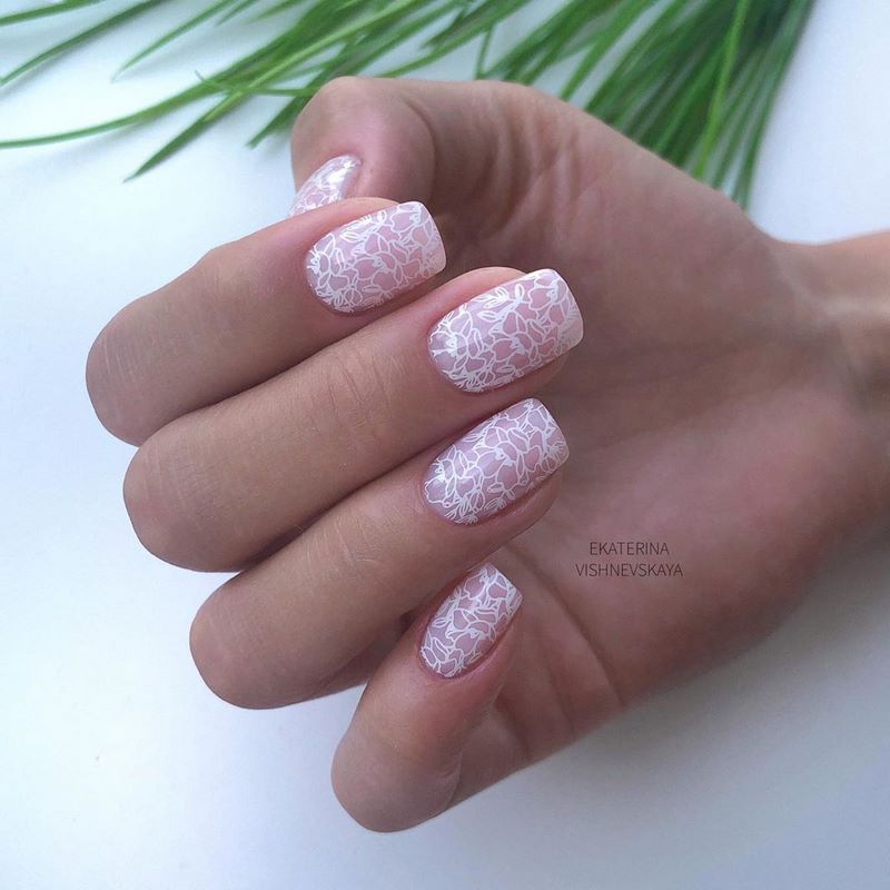 Модный выпускной маникюр 2026: тренды и новинки