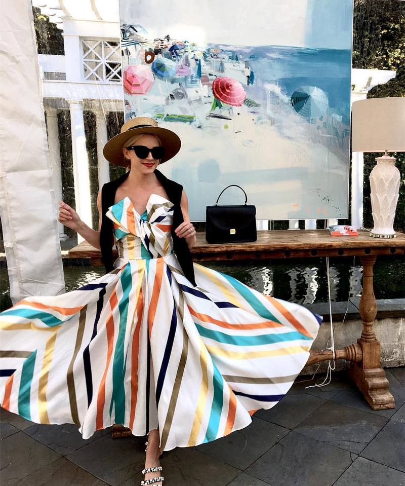 Очаровательные атласные платья 2026. Лучшие новинки блестящих и сверкающих платьев