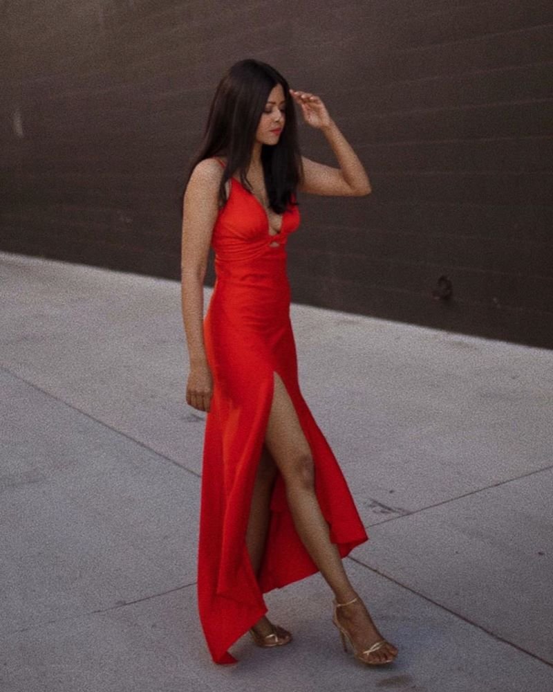 Очаровательные атласные платья 2026. Лучшие новинки блестящих и сверкающих платьев