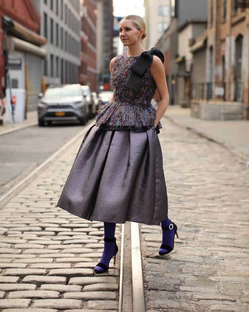 Очаровательные атласные платья 2026. Лучшие новинки блестящих и сверкающих платьев