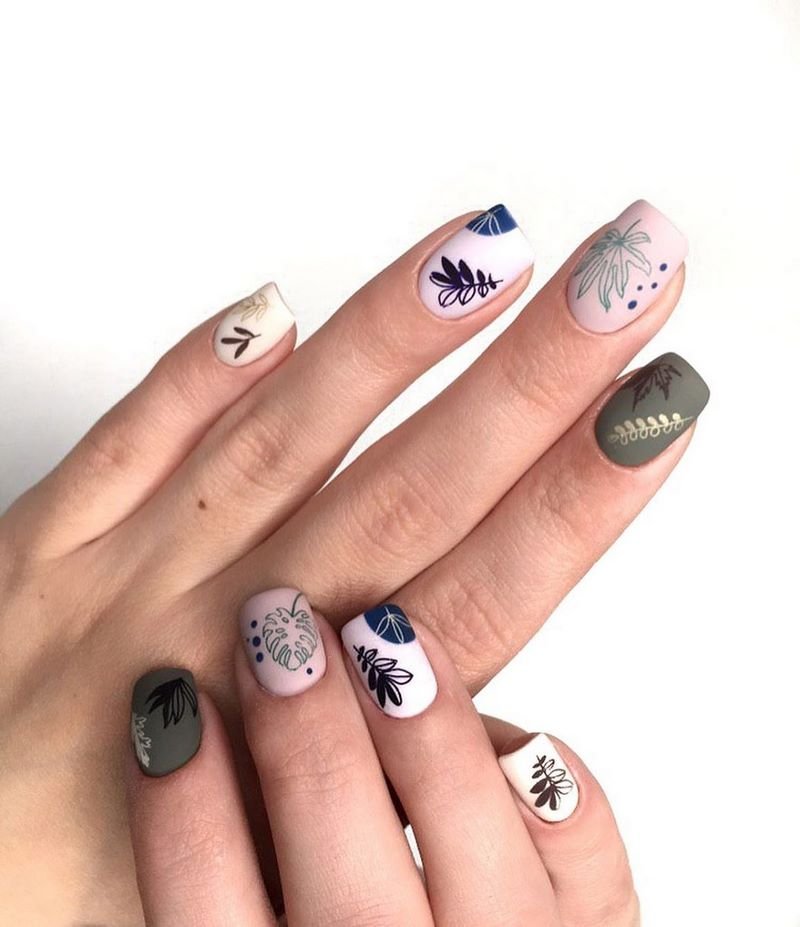 Новинки маникюра с пленками и слайдерами 2026 — фото