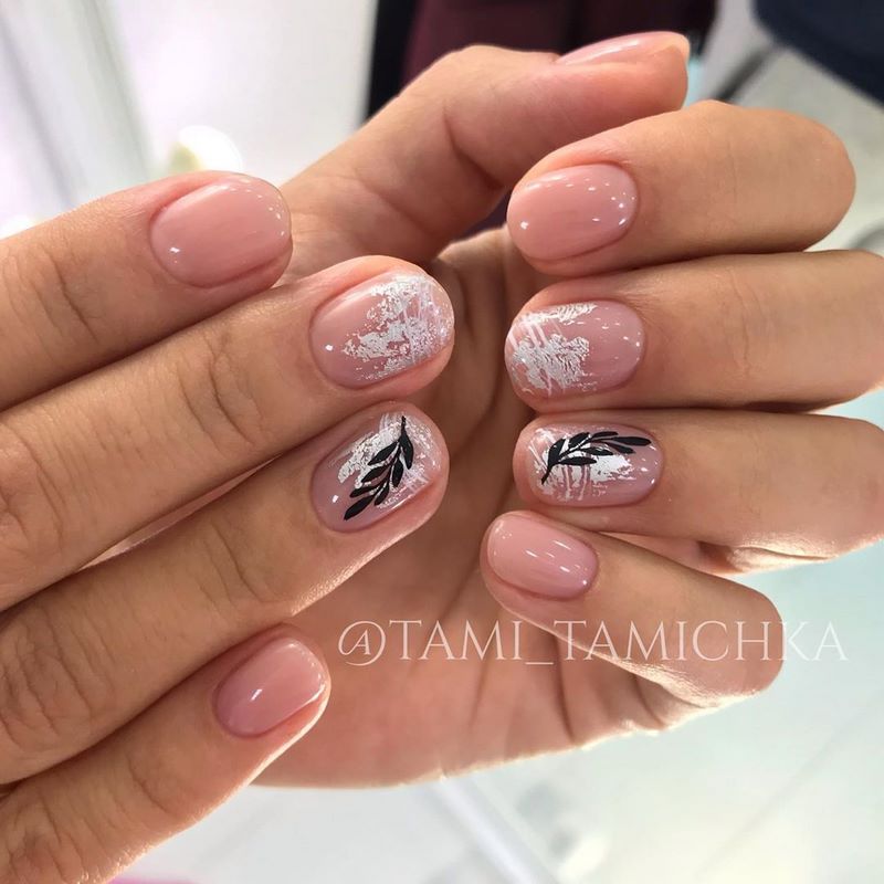 Новинки маникюра с пленками и слайдерами 2026 — фото