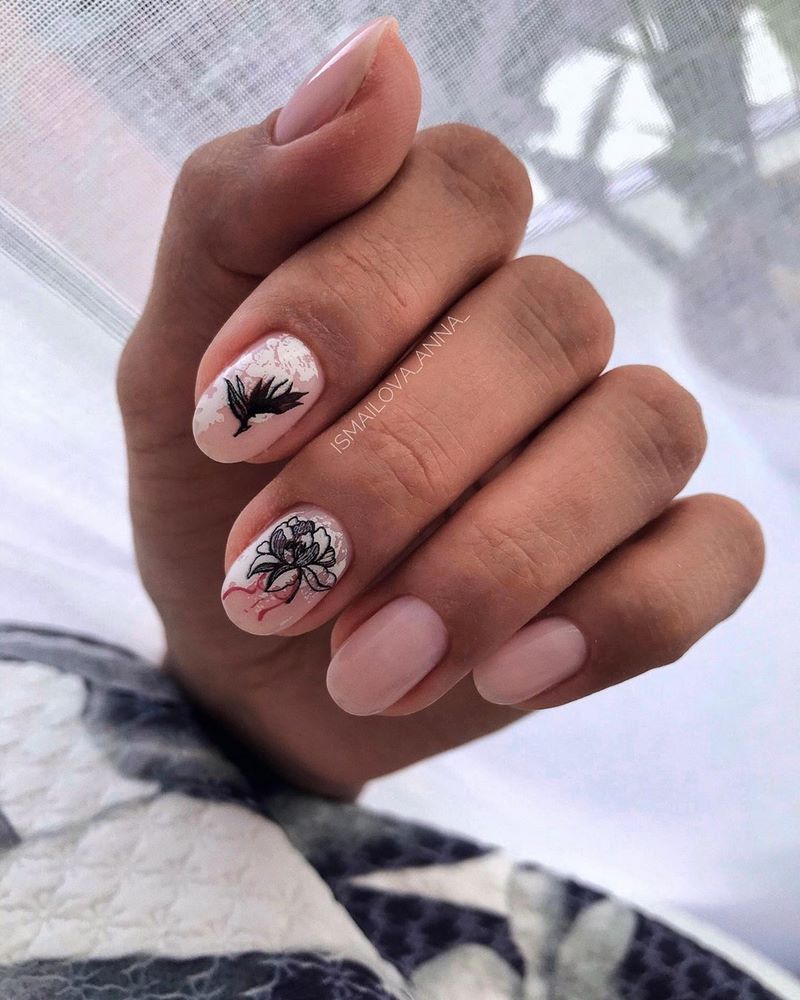 Новинки маникюра с пленками и слайдерами 2026 — фото