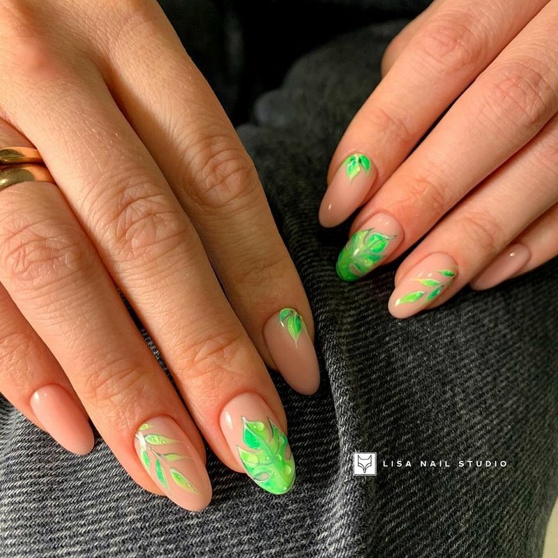 Новинки маникюра с пленками и слайдерами 2026 — фото